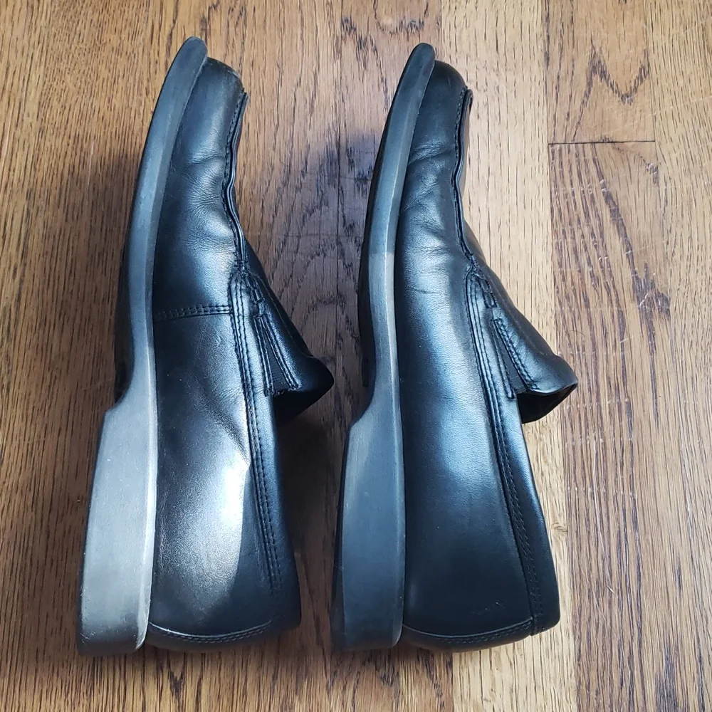 EUC Black Dress Shoes Size 8.5 Men's Loafers